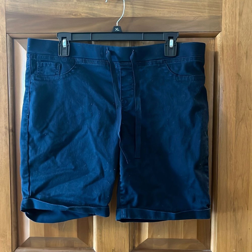 GUC No Boundaries Mid-Rise Navy Blue Pull-On Bermuda Shorts